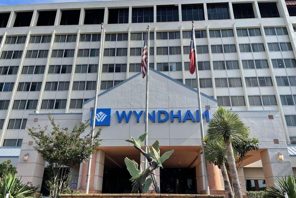 Wyndham Houston Near Nrg Park/Medical Center Hotel Exterior photo